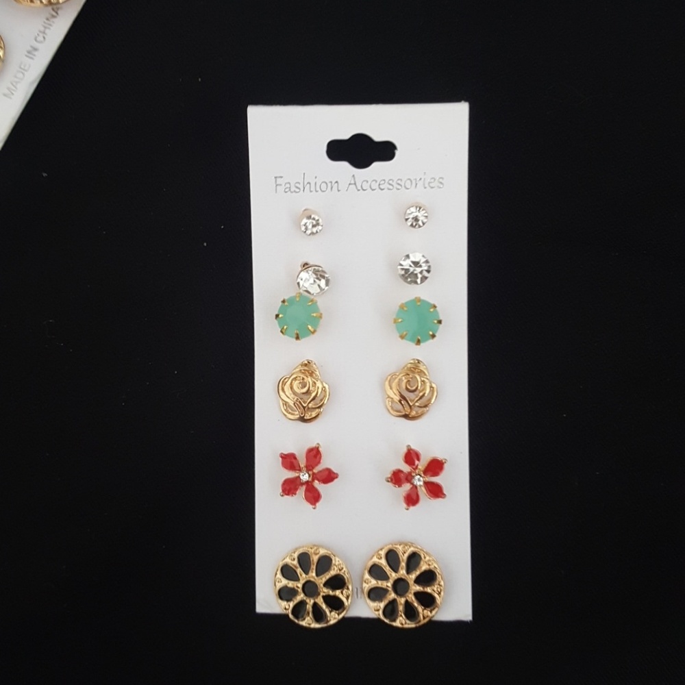 6 pairs of earrings - Picture 1 of 2